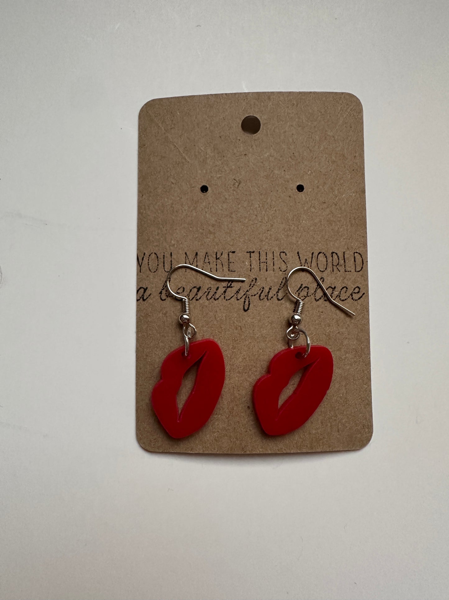 Lips Dangle
